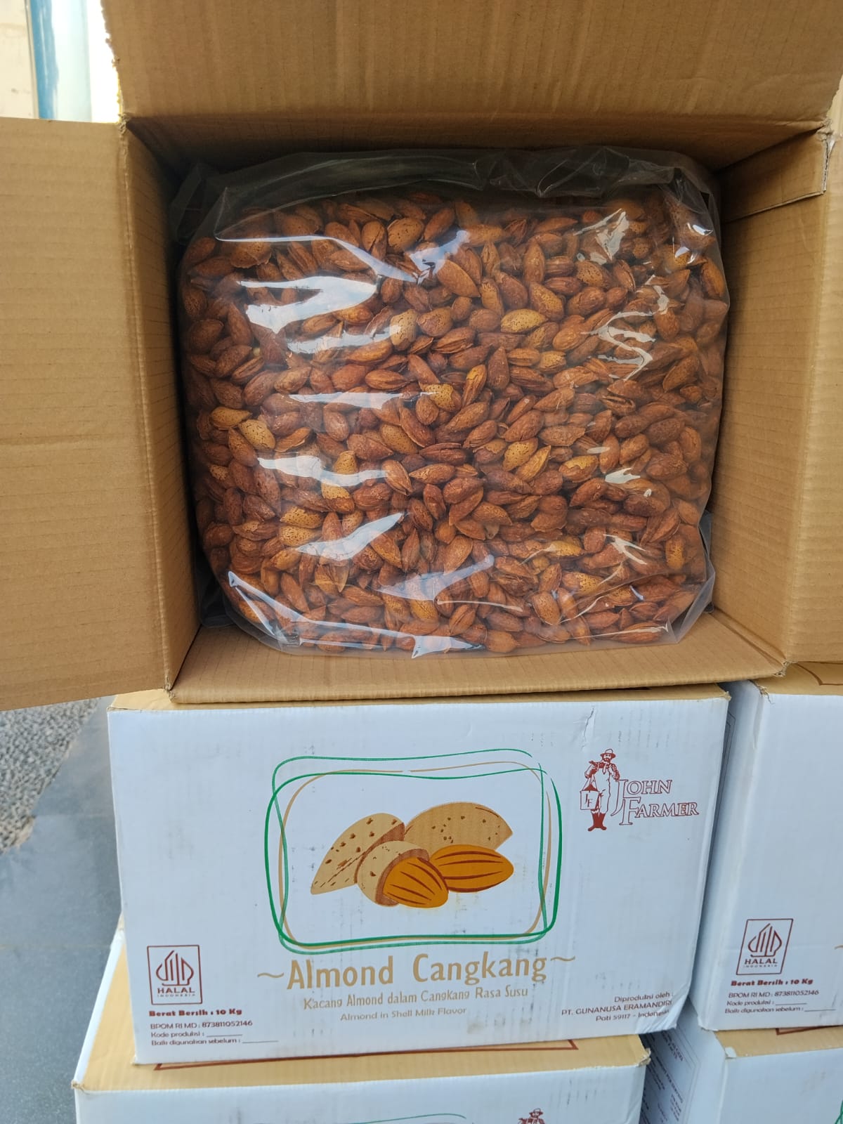 ALMOND CANGKANG (10kg)